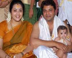 Meena was happily married with a Bangalore based software engineer named Vidhyasagar and had a daughter <a href=